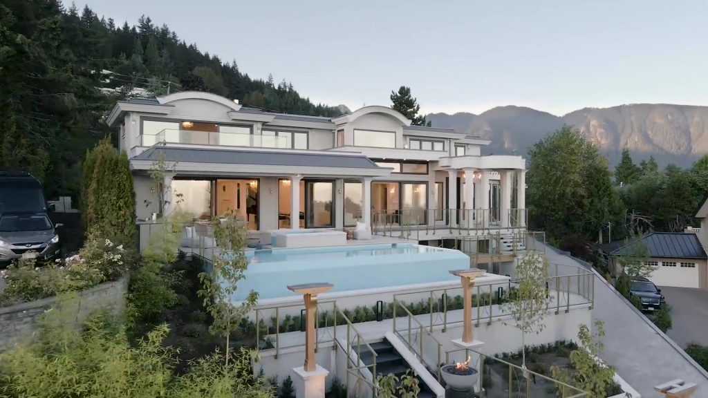 Luxury Home in West Vancouver Canada 